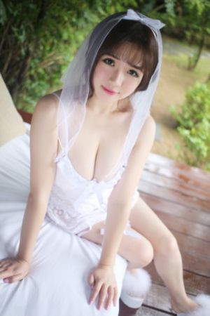 血染雪山堡国语完整版在线观看_十万网红美女美酱