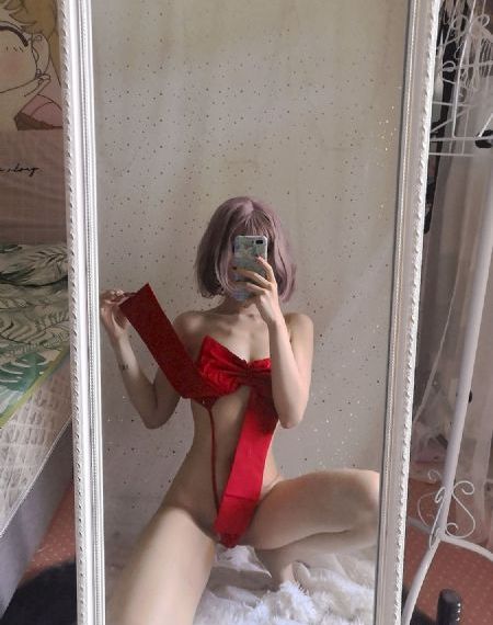 白白色发布会在线观看免费_爱奇艺VIP神马影院手机在线