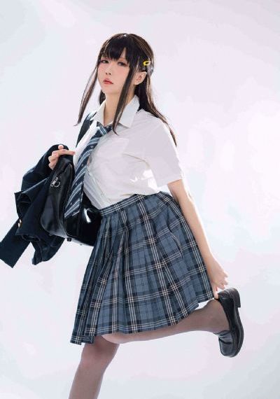 《年轻的秘书》在线观看_4K免费观看视频